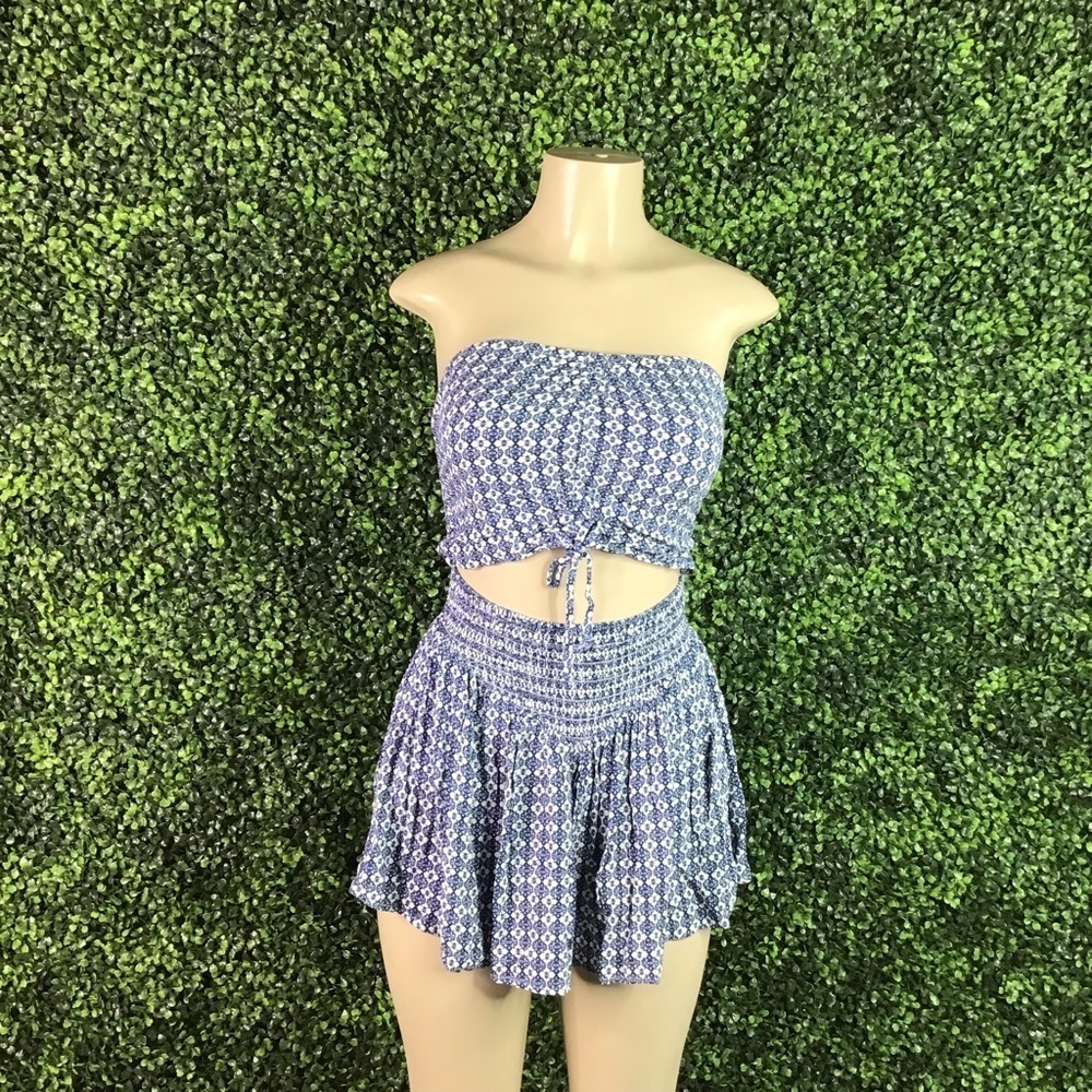 Nwt Front‎ cut out strapless romper